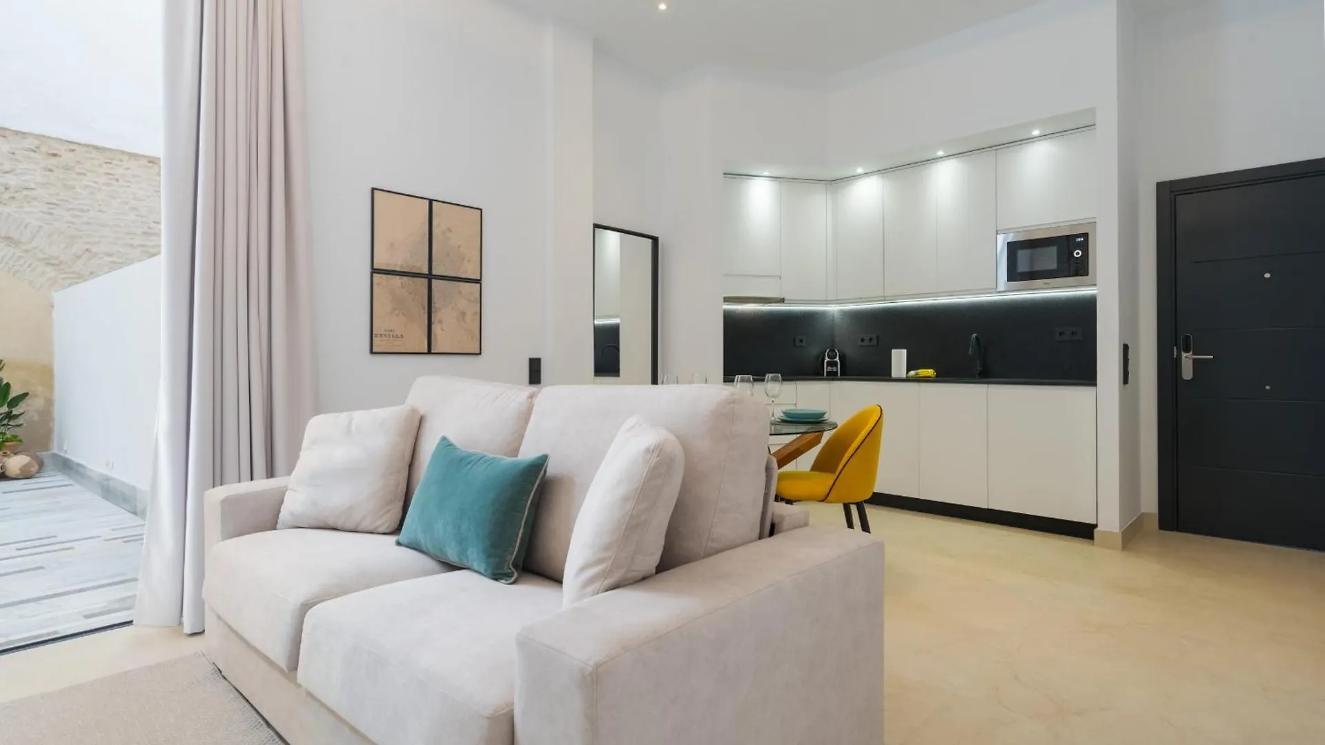 New Design Apartment - Private Patio - Gallos 3 Σεβίλλη